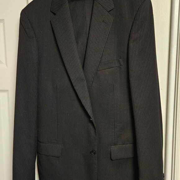 Refined Signature Carrington Charcoal Pinstripe Wool Suit - 100% Wool - Picture 3 of 10